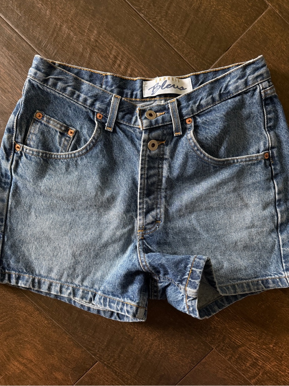 Express Denim Jean Shorts in Medium Blue Wash